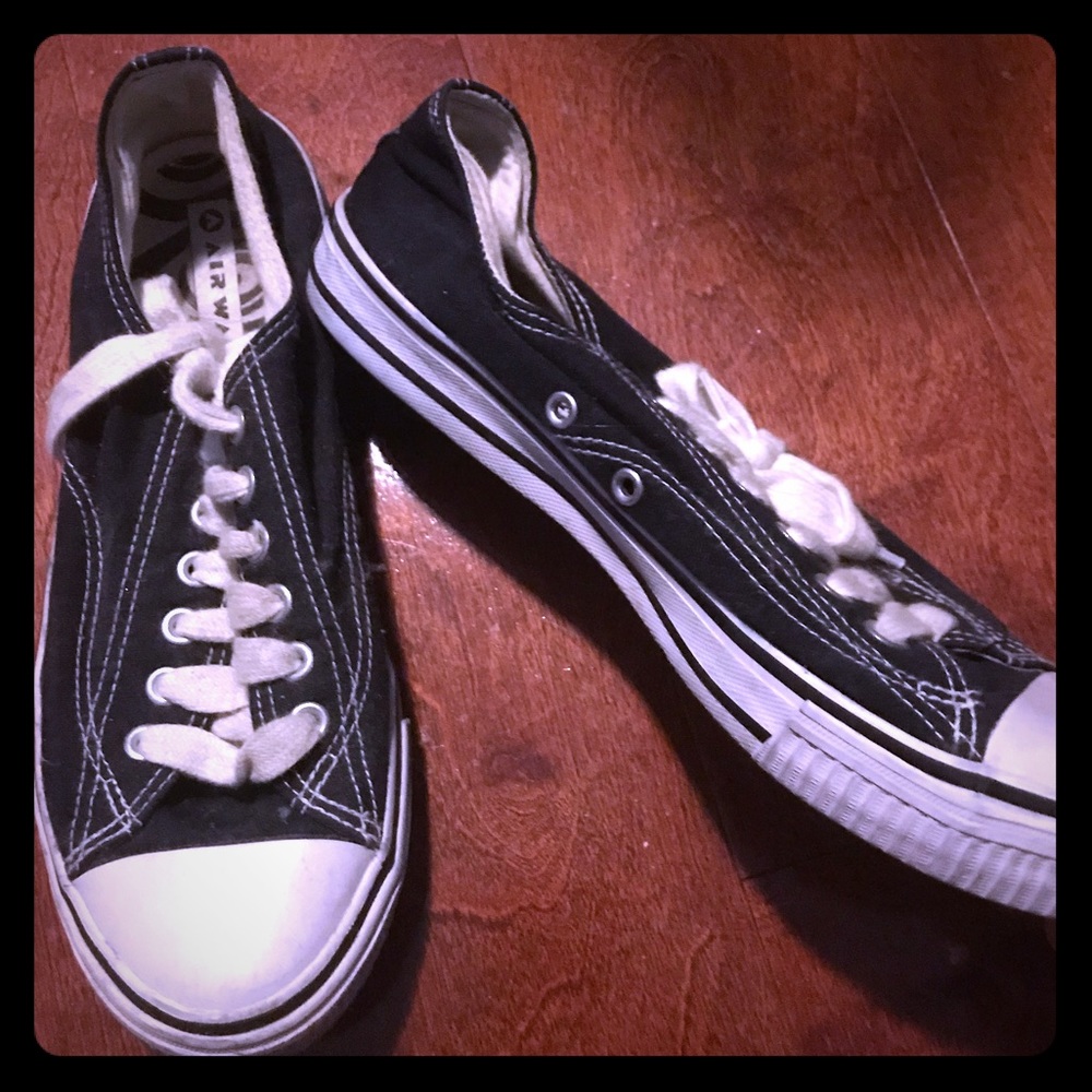 Black Airwalk Converse